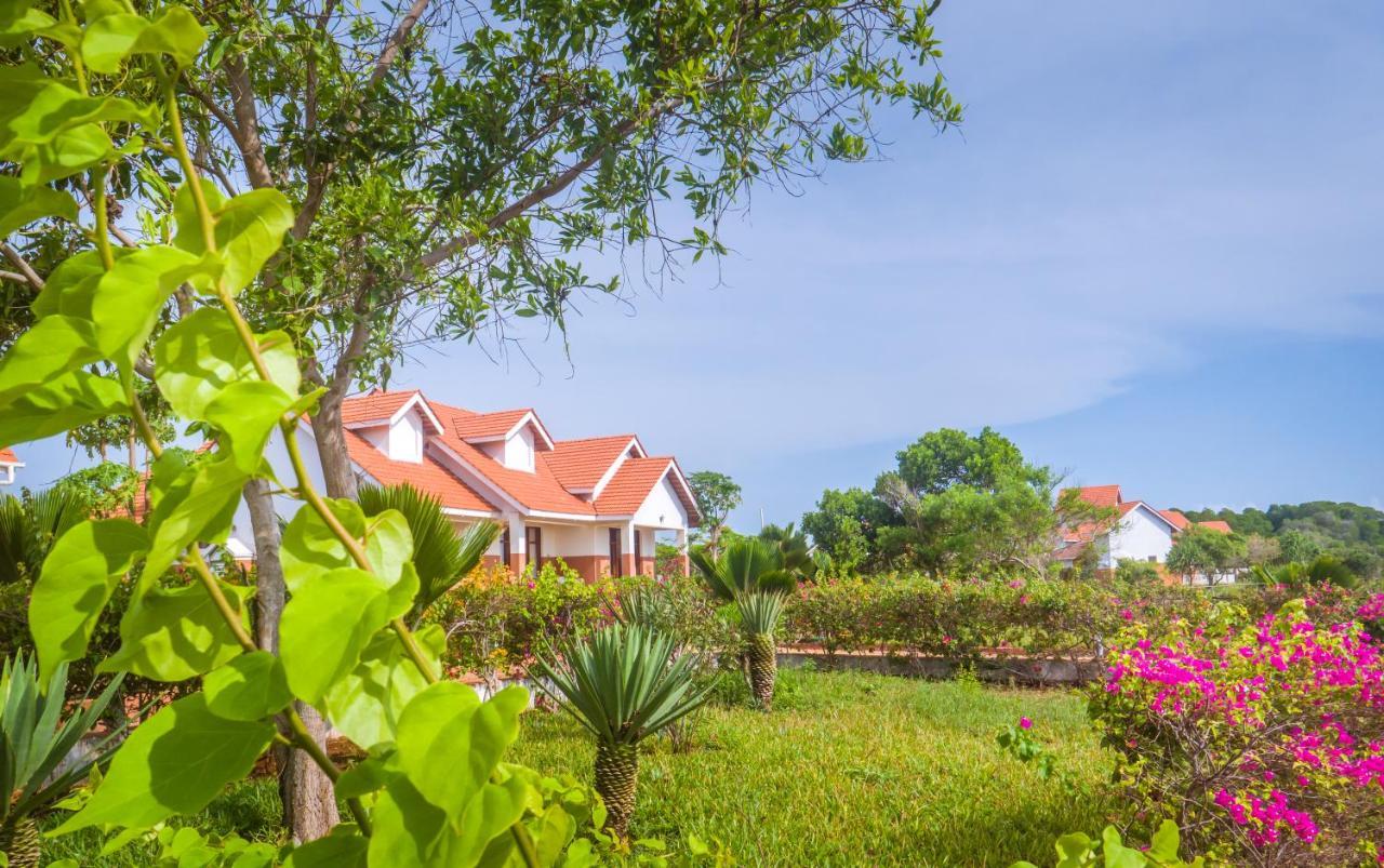 Azao Resort & Spa Pongwe Exterior photo