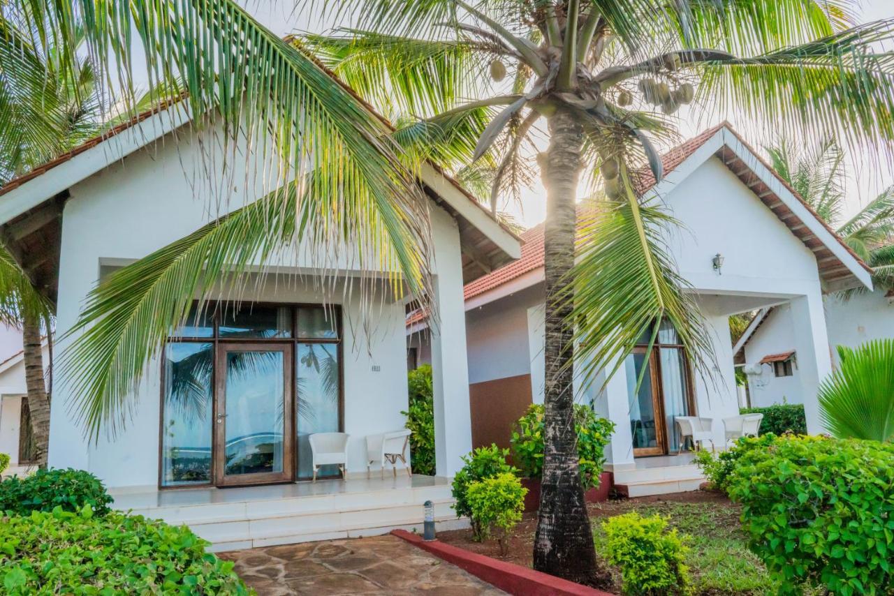 Azao Resort & Spa Pongwe Exterior photo
