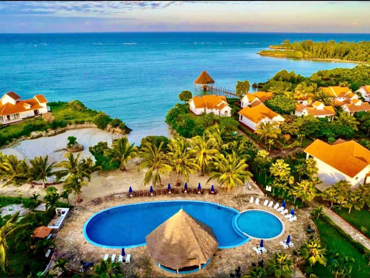 Azao Resort & Spa Pongwe Exterior photo