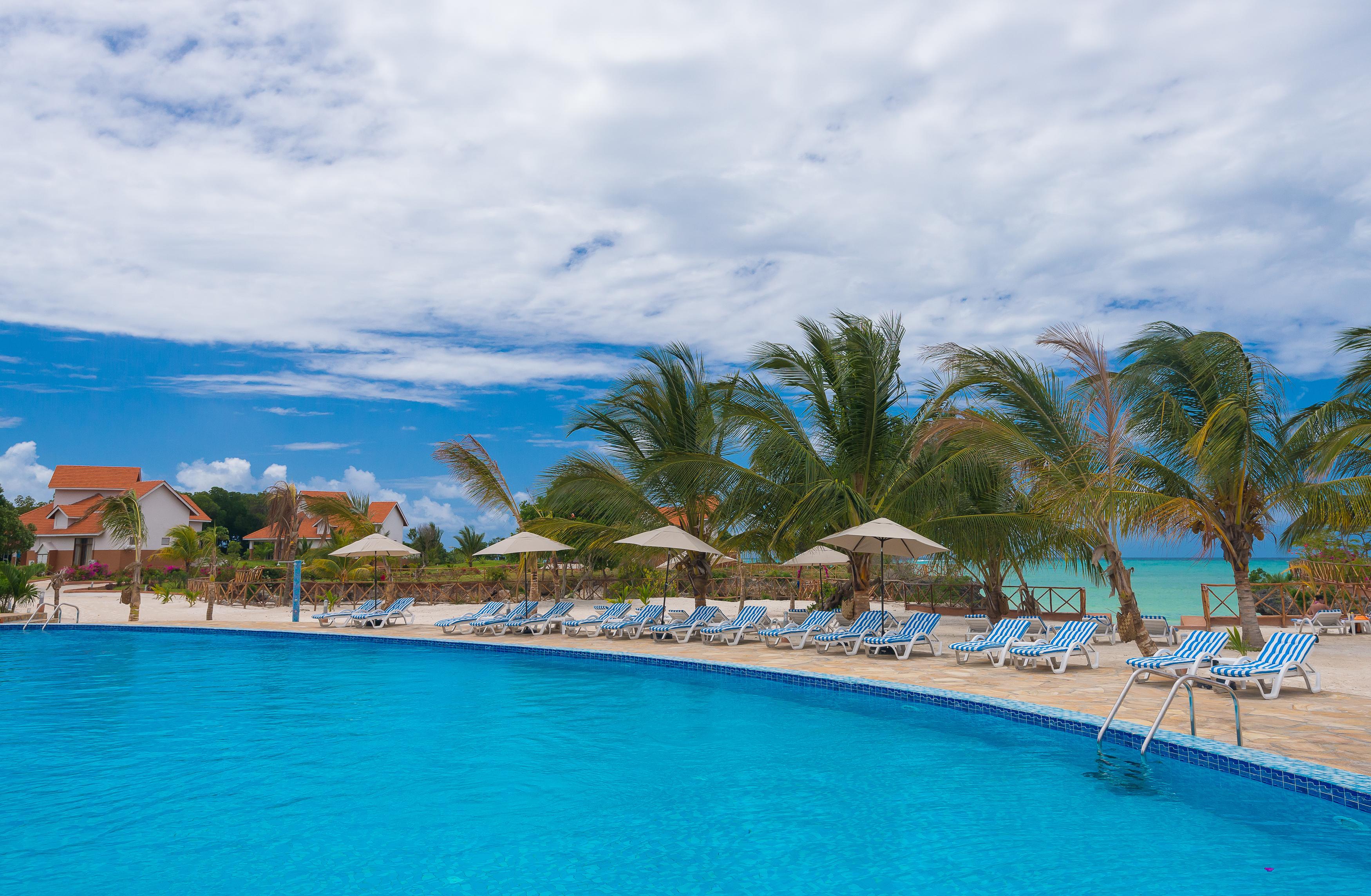 Azao Resort & Spa Pongwe Exterior photo