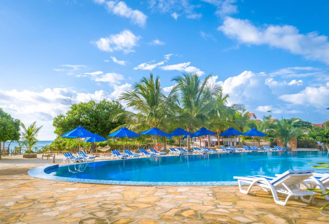 Azao Resort & Spa Pongwe Exterior photo