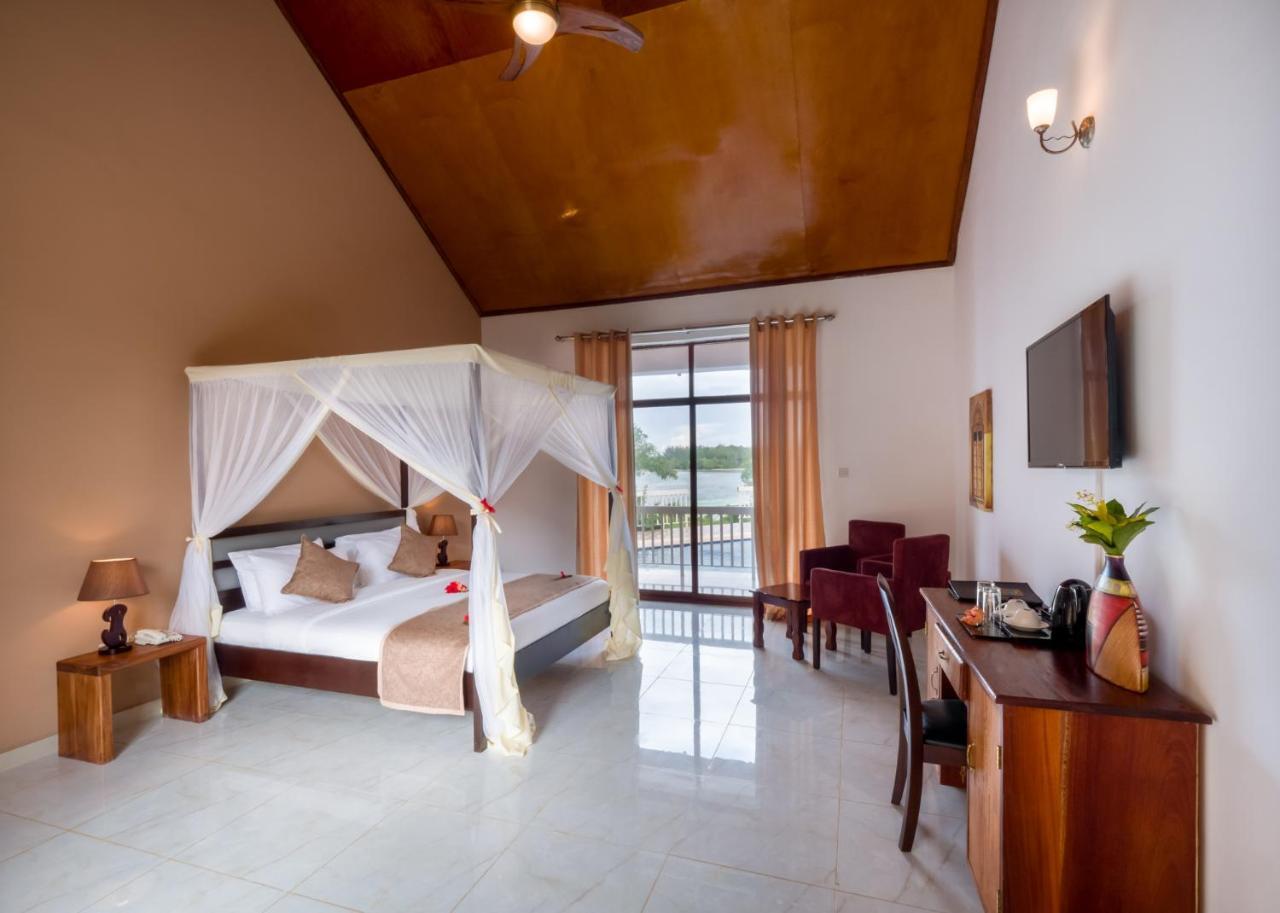 Azao Resort & Spa Pongwe Exterior photo