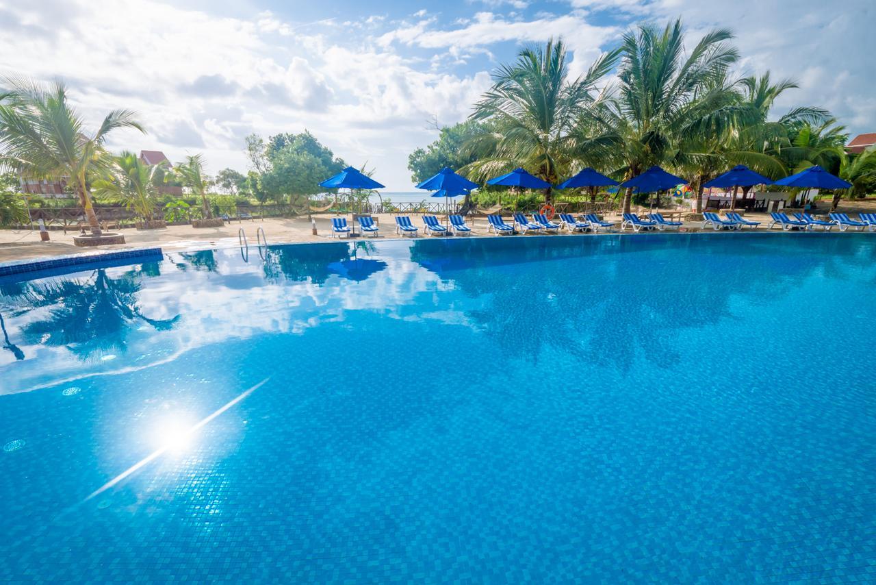 Azao Resort & Spa Pongwe Exterior photo