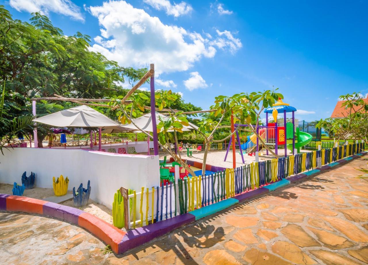 Azao Resort & Spa Pongwe Exterior photo