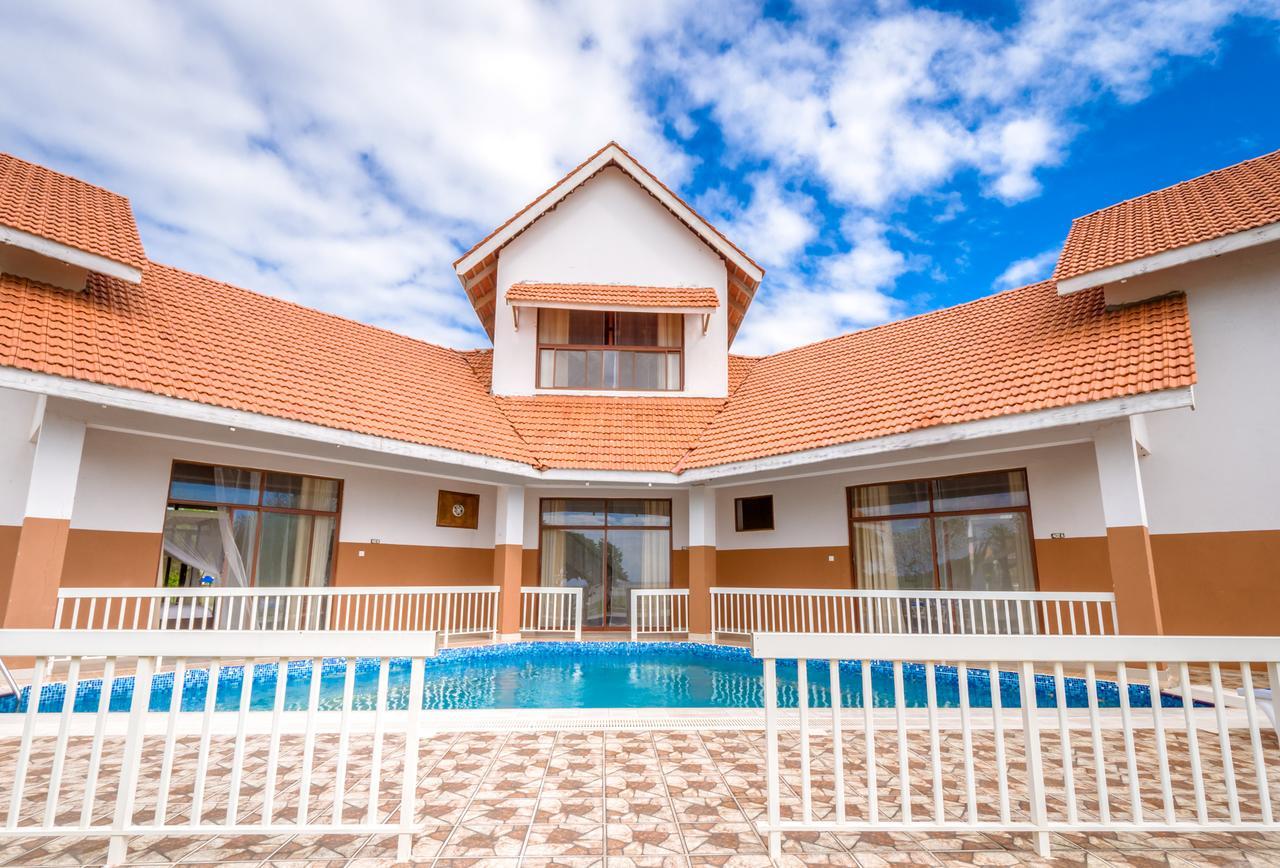 Azao Resort & Spa Pongwe Exterior photo
