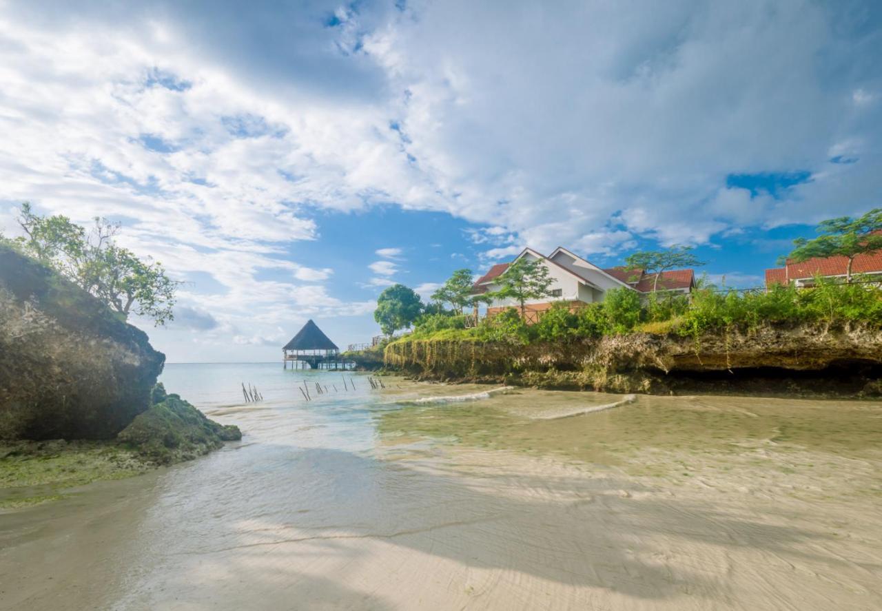 Azao Resort & Spa Pongwe Exterior photo